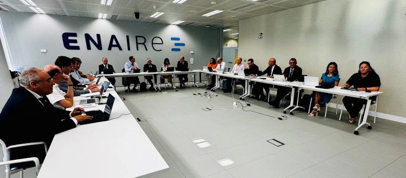 Momento de la reunión en Madrid de los equipos de ENAIRE, DSNA y EUROCONTROL.